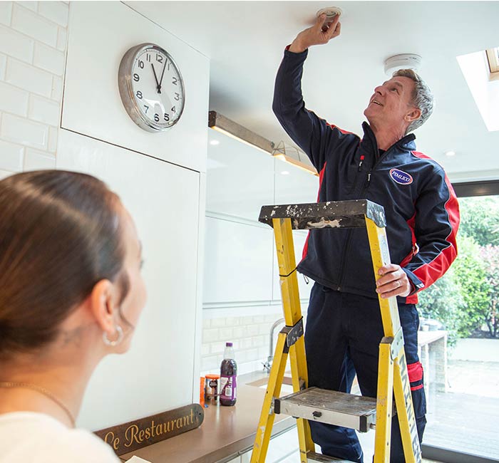 Pimlico engineer doing electric installations