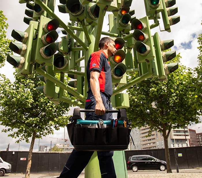 Pimlico engineer in Tower Hamlets