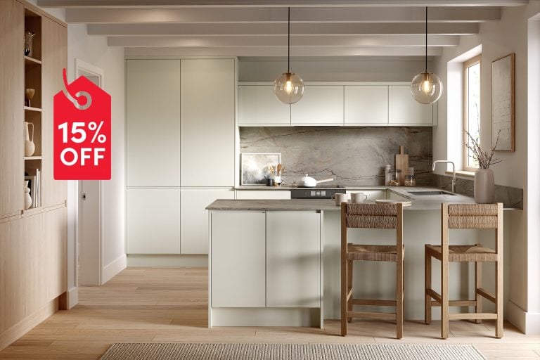 Knebworth suoermatt white grey