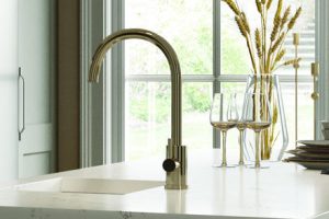 Gold swan kitchen sink tap