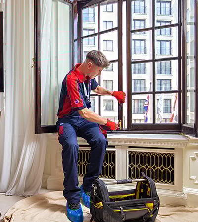 Pimlico carpenter fixing a sash window