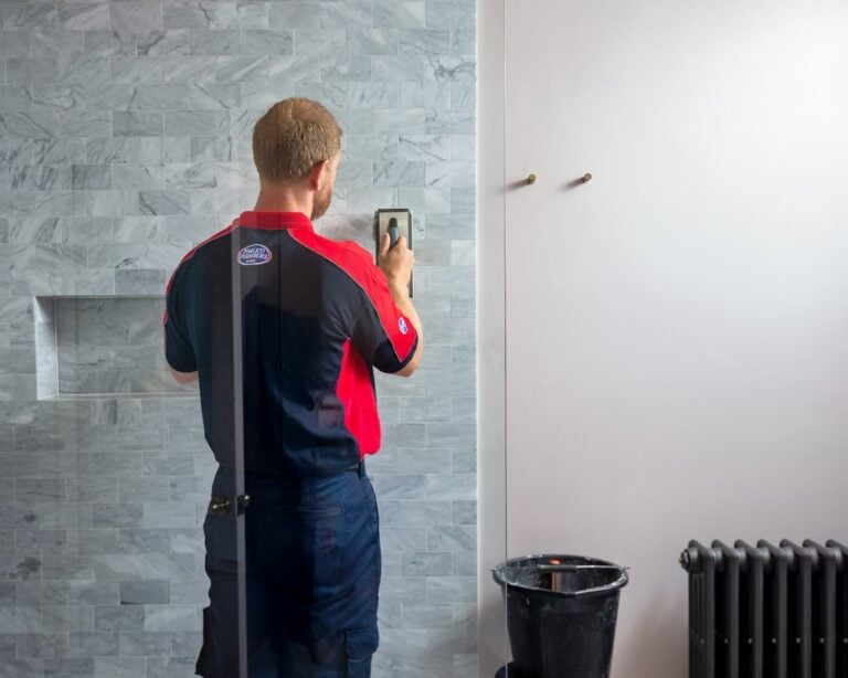 Cleaning tiles