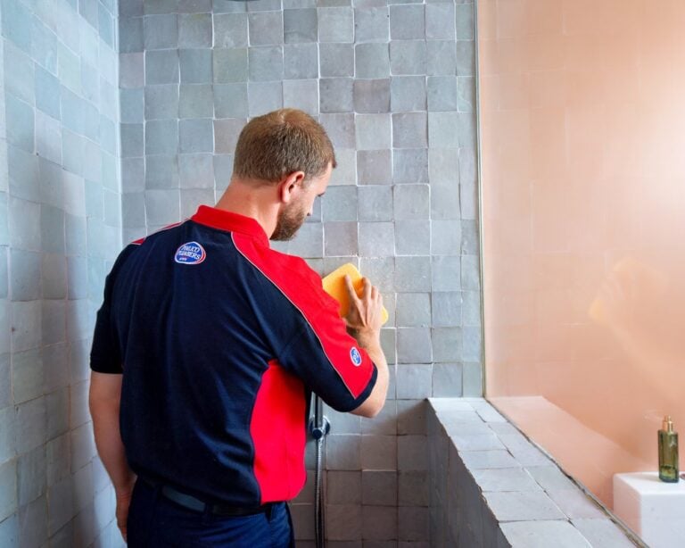 Cleaning tiles